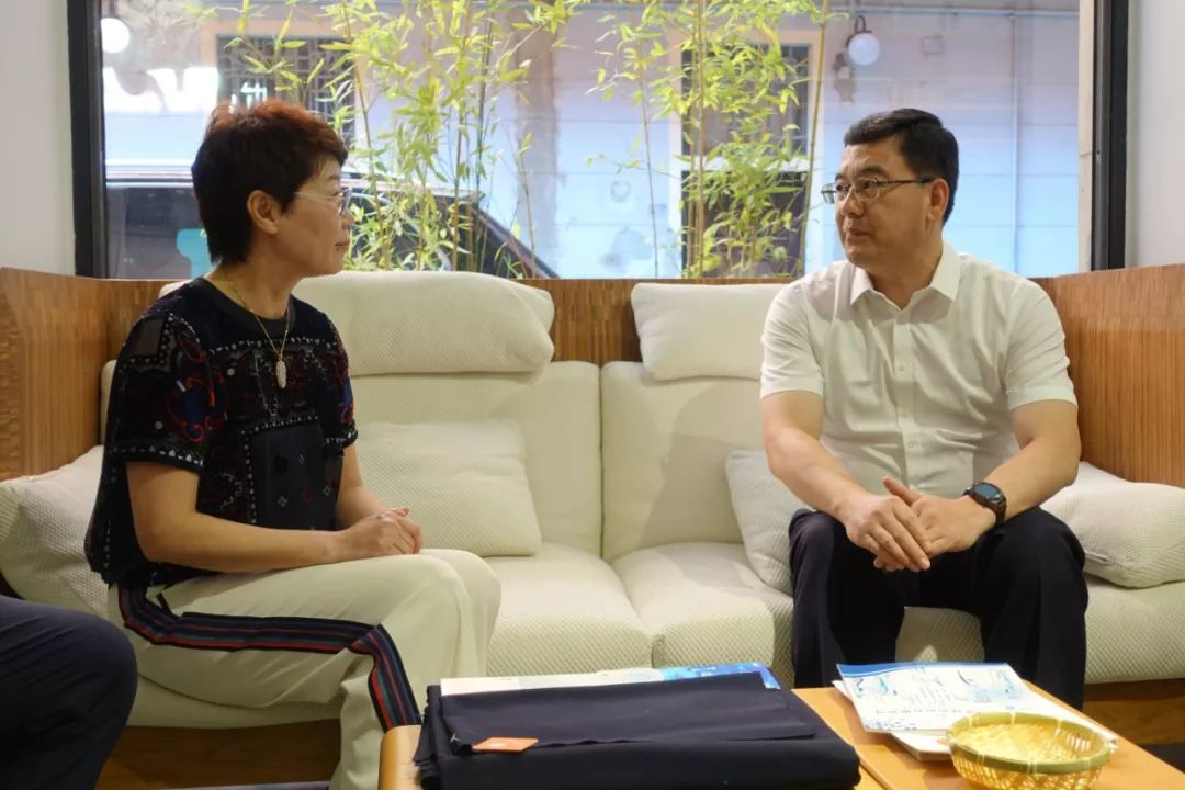 绍兴市政府代表团视察"丝路柯桥-米兰馆"