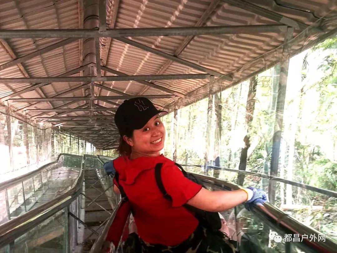 庐山西海将军峡9D玻璃天桥及漂流踩线之旅