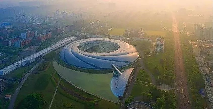 张江gdp_7年GDP突破2万亿,浦东为何敢立 军令状