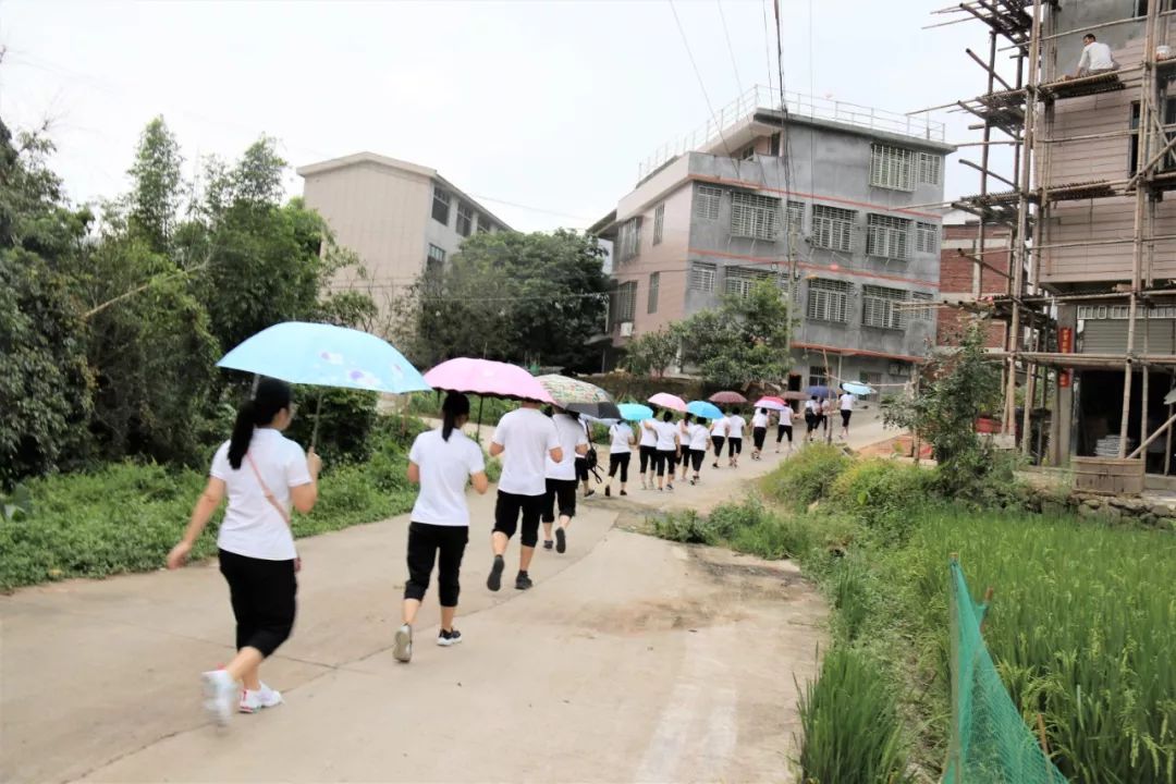 安溪县医院一线党员志愿者走进湖头镇山都村开展送医送药活动