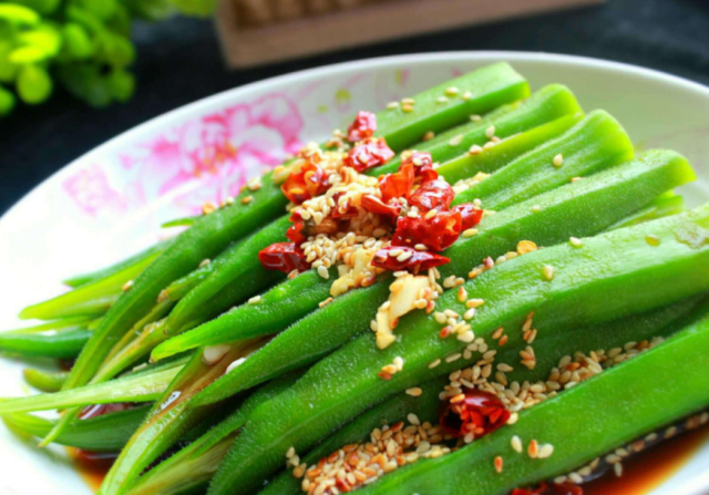 凉拌菜店成本【这是一道能撑场面的凉拌菜，成本不到5块钱，几分钟就搞定，好吃】