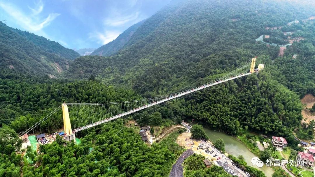 庐山西海将军峡9D玻璃天桥及漂流踩线之旅