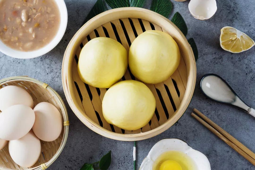 粗粮主食:早餐的主要能量来自主食,可以选择粗粮馒头,燕麦粥,全麦面包