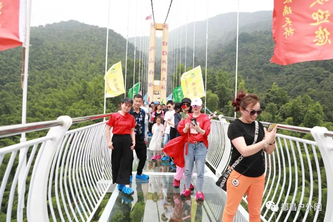 庐山西海峡9d玻璃天桥及漂流踩线之旅