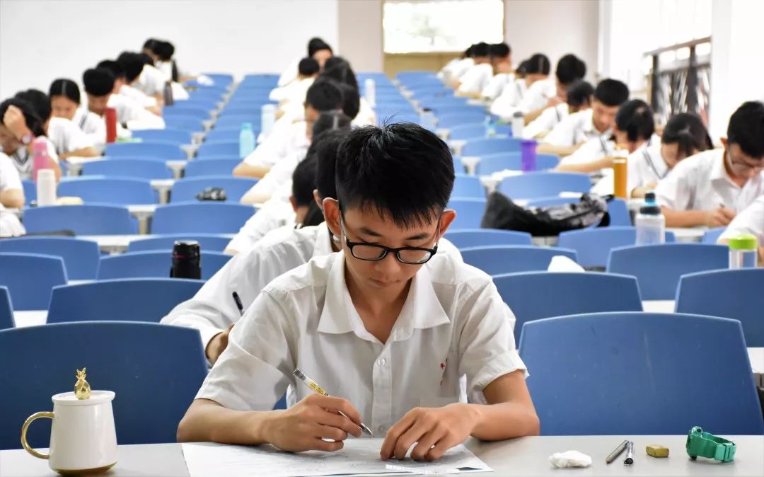 高考复读生如何上高中班_高考复读生如何上高中班的
