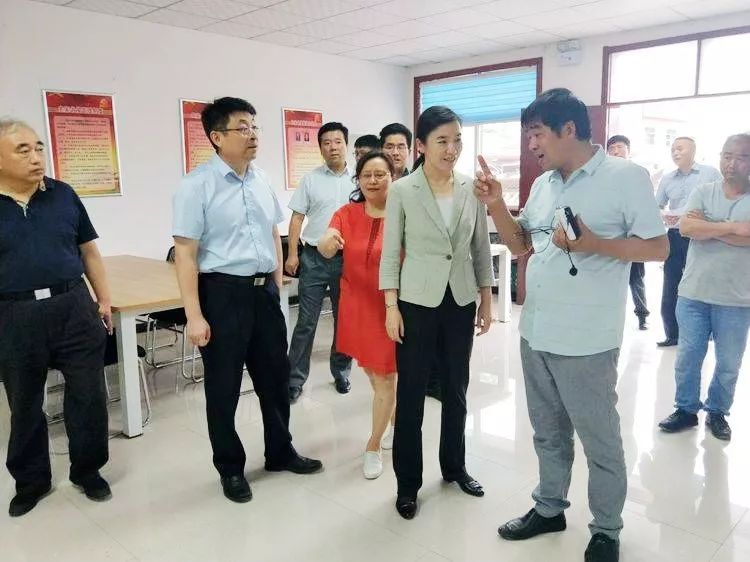 灞桥61要闻山东省威海市委副书记张宏伟到灞桥区考察美丽乡村建设与