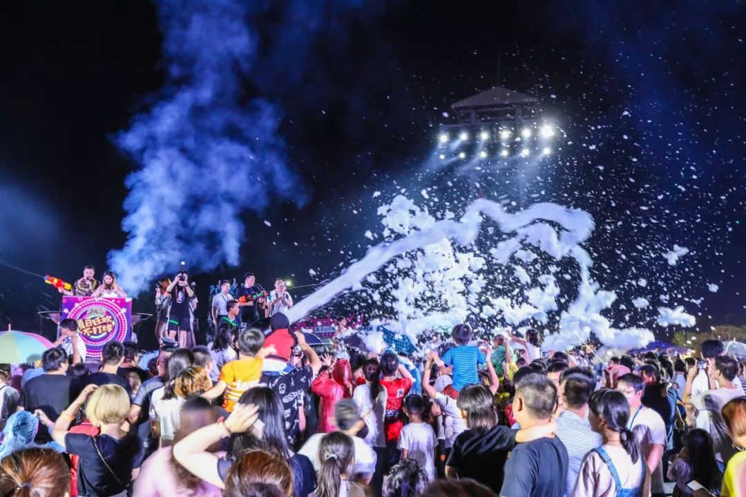 6分钟超长烟花秀,木兰草原的夏夜美爆了!