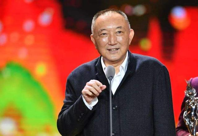 原创调侃刘德华多年终于见面，德云社郭德纲见到华仔面露一丝尴尬