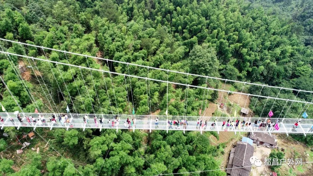 庐山西海将军峡9D玻璃天桥及漂流踩线之旅