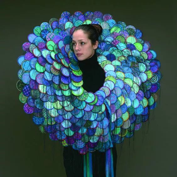 怎样可以一眼看出一件衣服是立裁还是平裁?