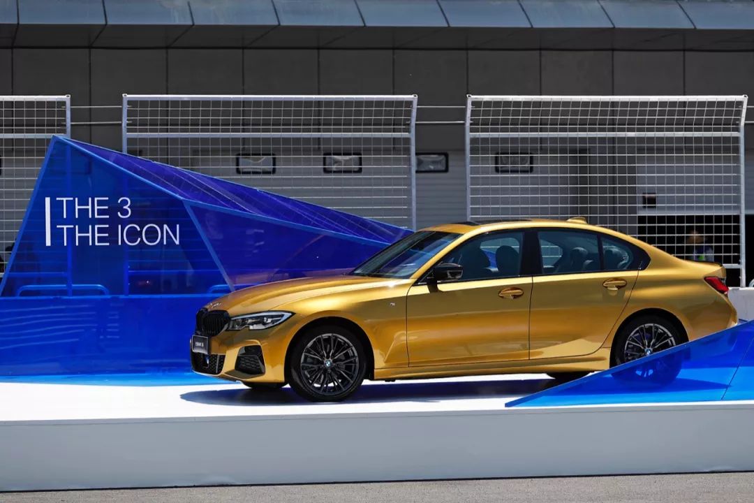 the 3 全新bmw 3系荣耀上市 新时代的icon!