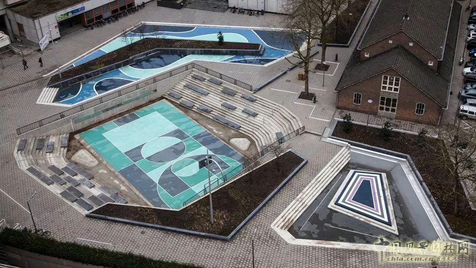 荷兰鹿特丹的"水广场"