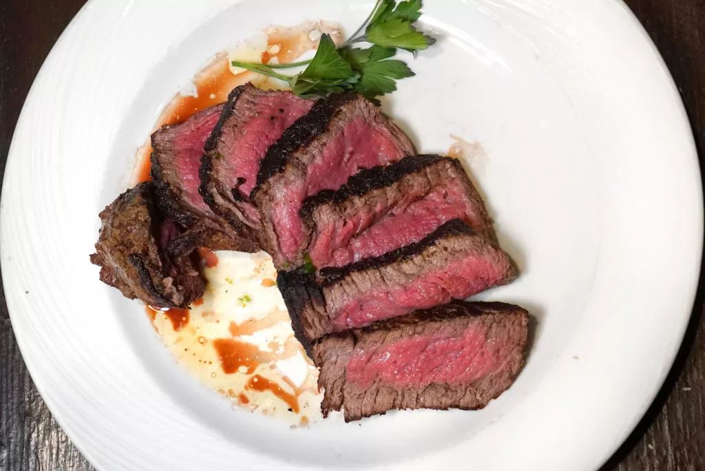 纽约老牌牛排馆宝典 | 这12家爷爷级别的餐厅,