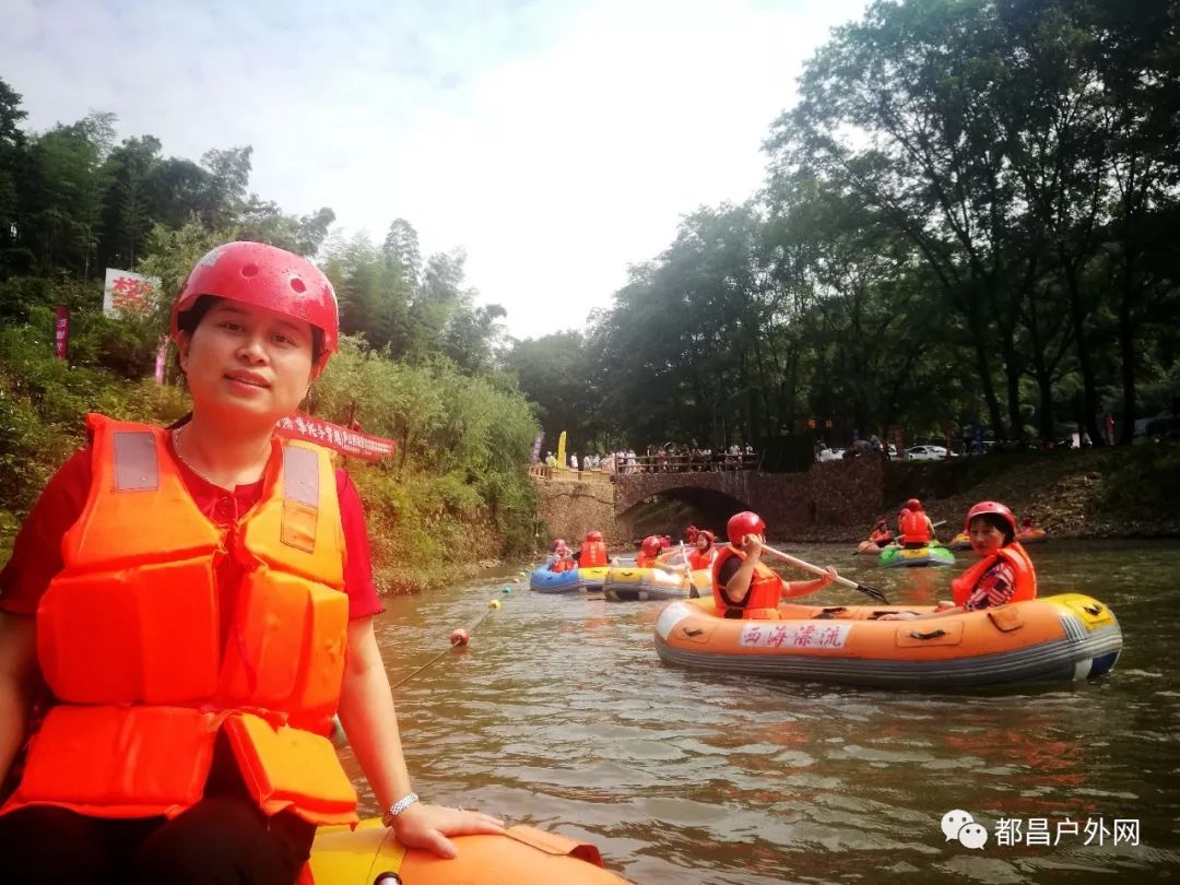 庐山西海将军峡9D玻璃天桥及漂流踩线之旅