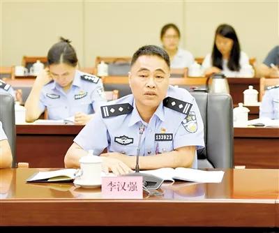 惠州市惠东县公安局副政委,县禁毒办副主任,全国优秀人民警察 李汉强