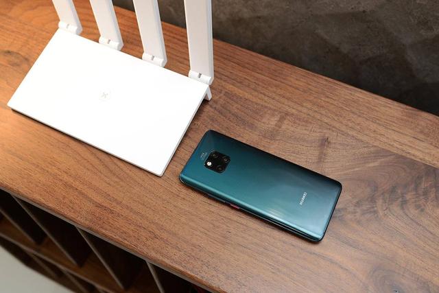 为路由WS5200四核版对决普联TL-WDR7660千