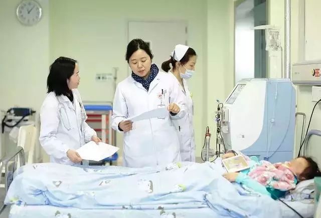                     半岁宝宝肾衰竭，这么危险的退烧方式，居然很多医院还在用