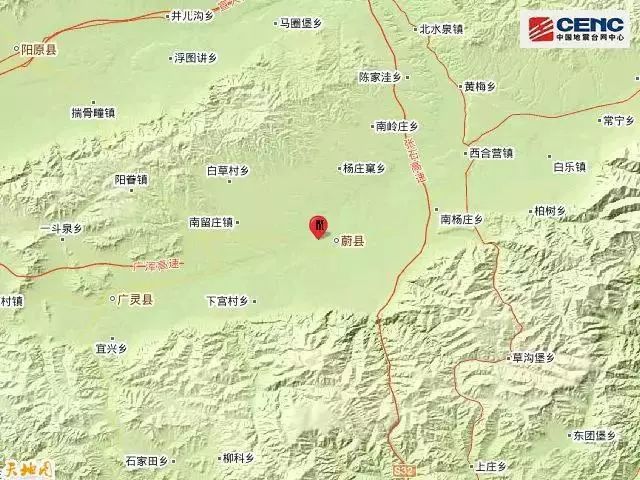 基础背景 震中地形:震中5公里范围内平均海拔约909米.