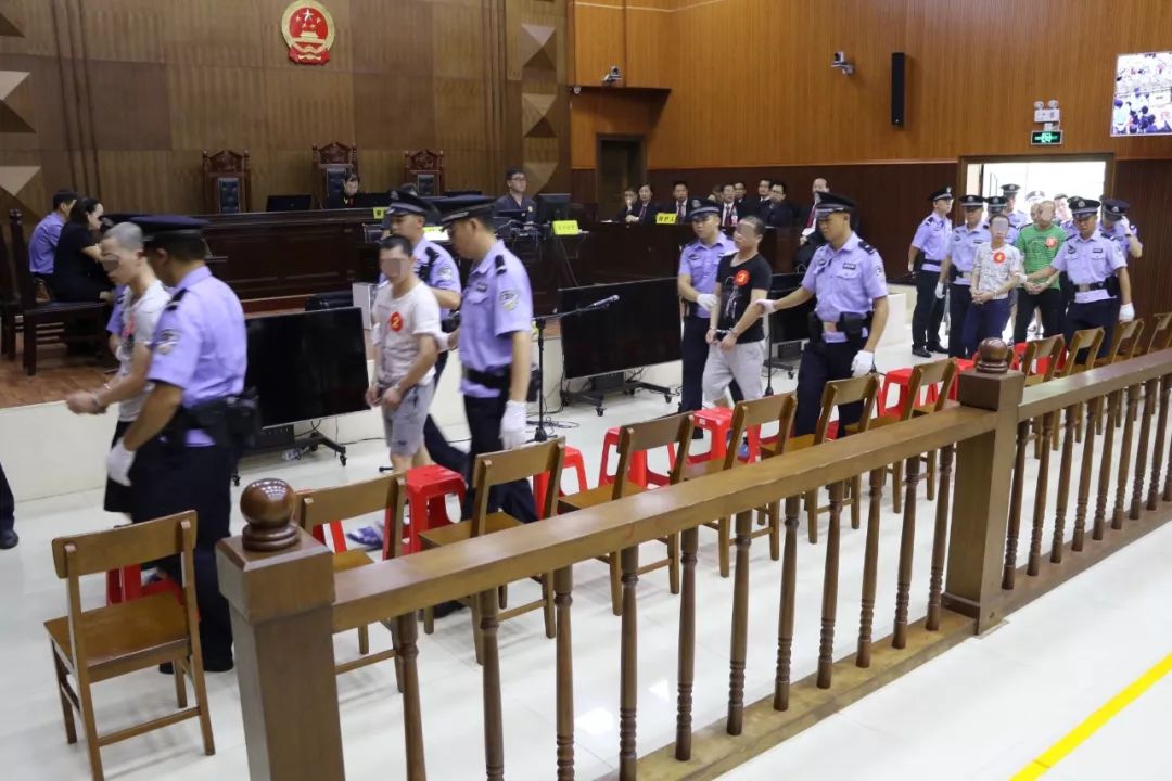 广西10人死刑14人无期!因为他们都干了同一件事!_毒品