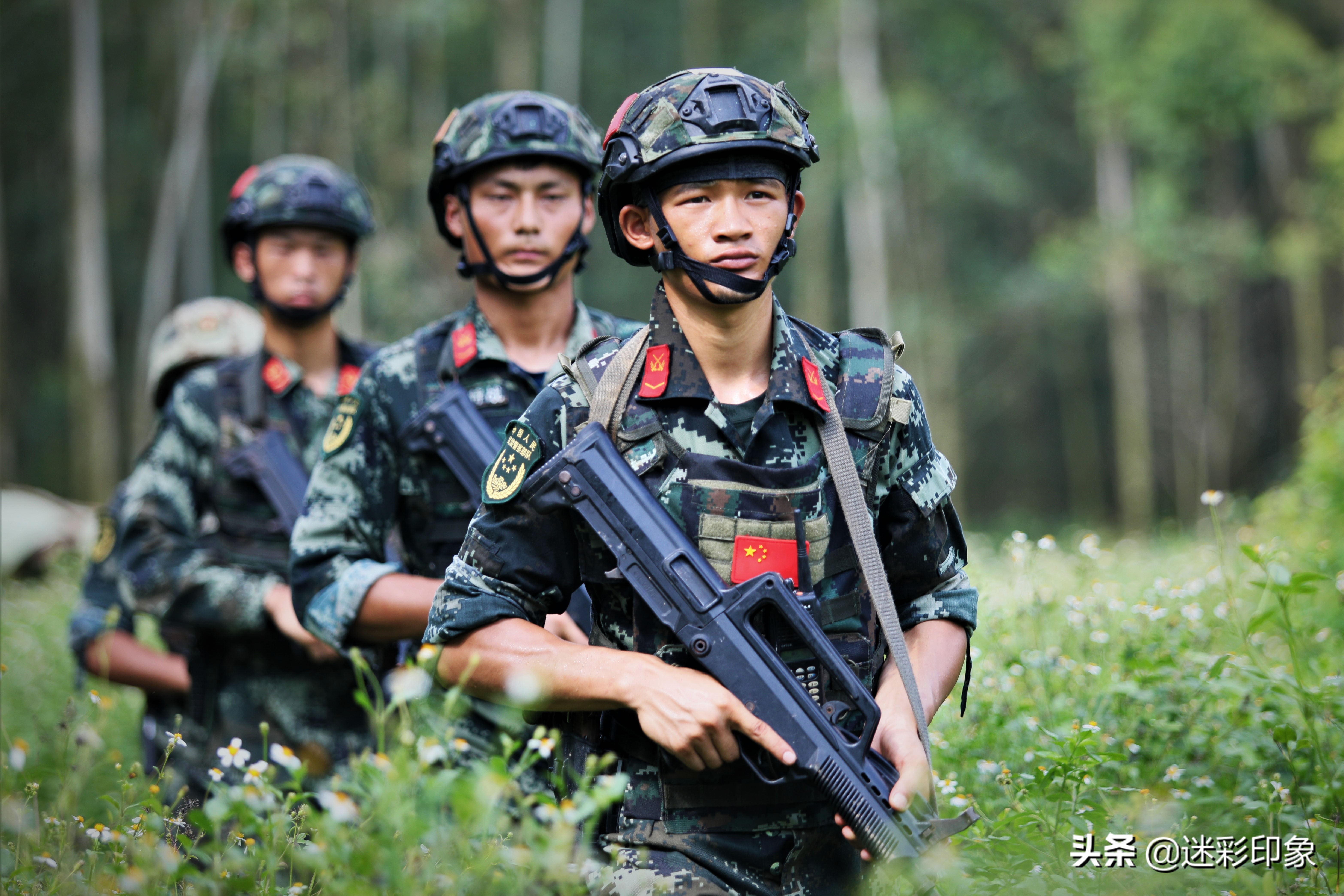 弹无虚发:武警特战队员快反射击火力全开