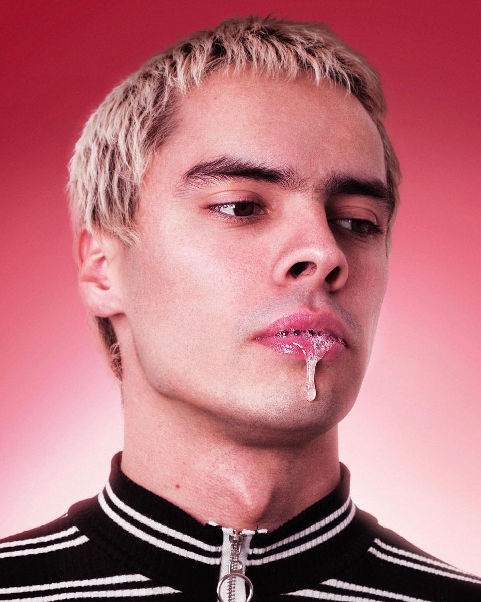 上周五的上海卧室蹦迪,今晚空降北京(Versace