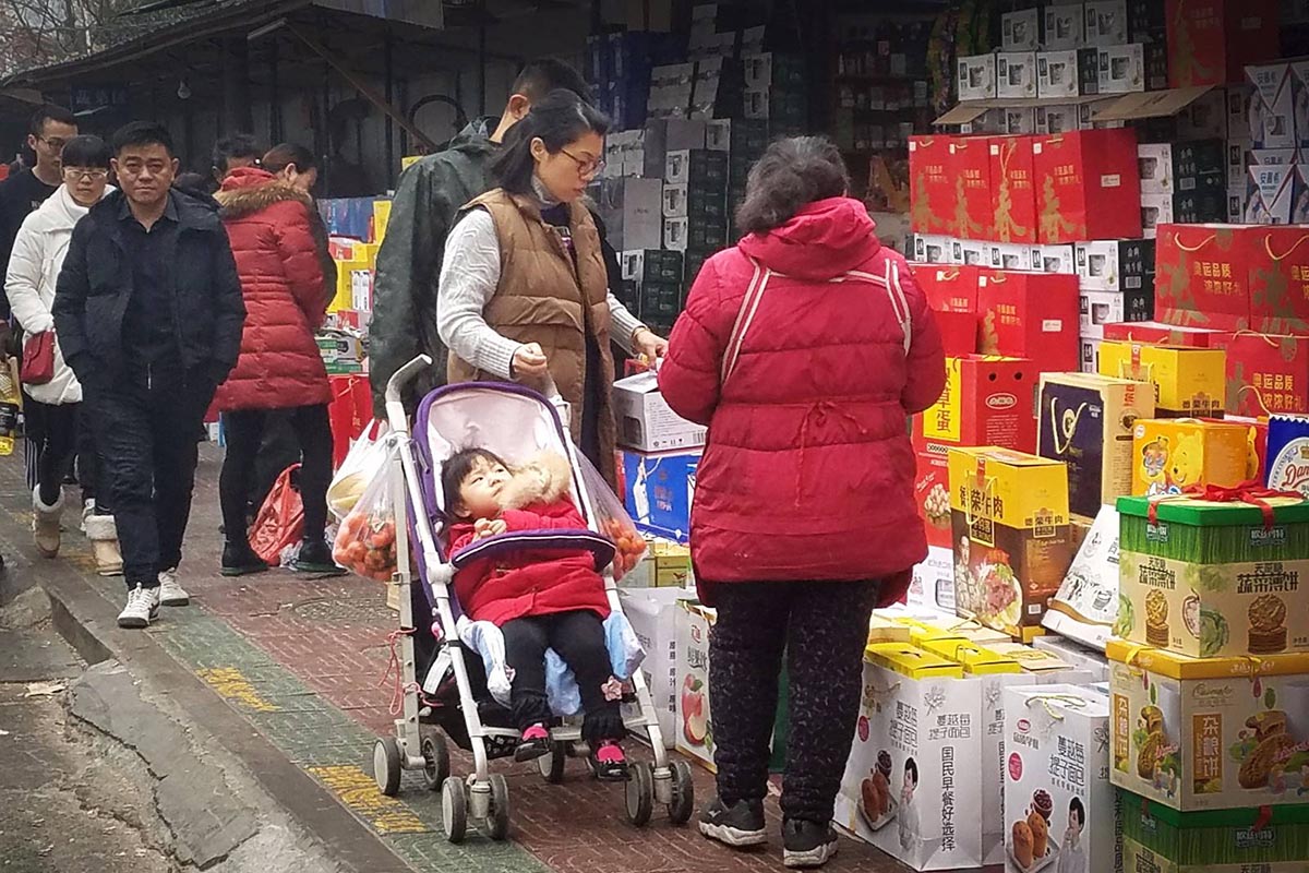                     原创            春节带着宝宝走亲戚的家长要注意，做好这4点避免孩子生病