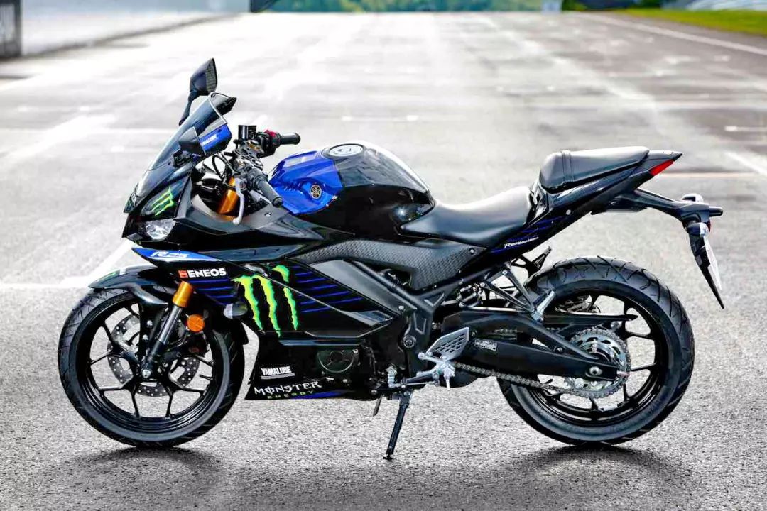 图集:yamaha motogp厂队图案的 yzf-r25,xc125