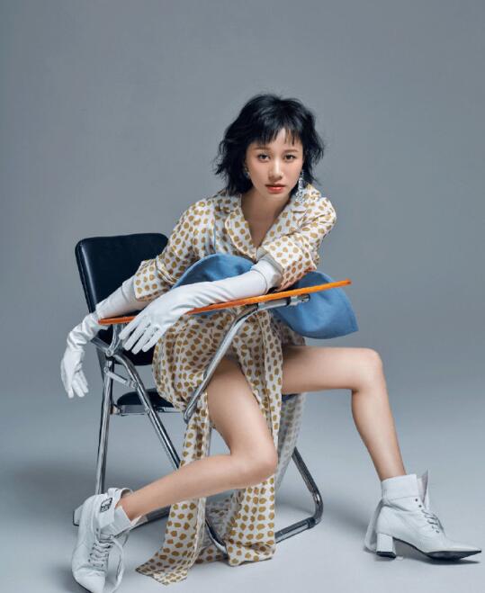 祝无双的扮演者倪虹洁,2001年因代言内衣广告为大家认识,并被评为"