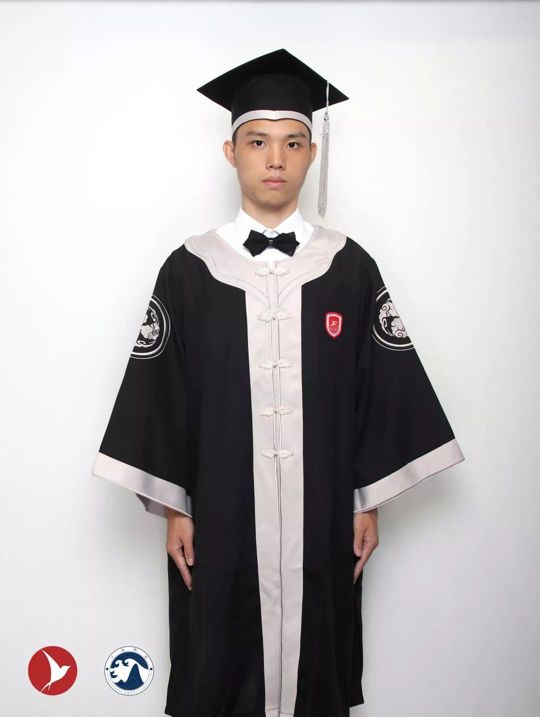 厦门工学院学士服上了热搜!有人说它像道袍,你怎么看?