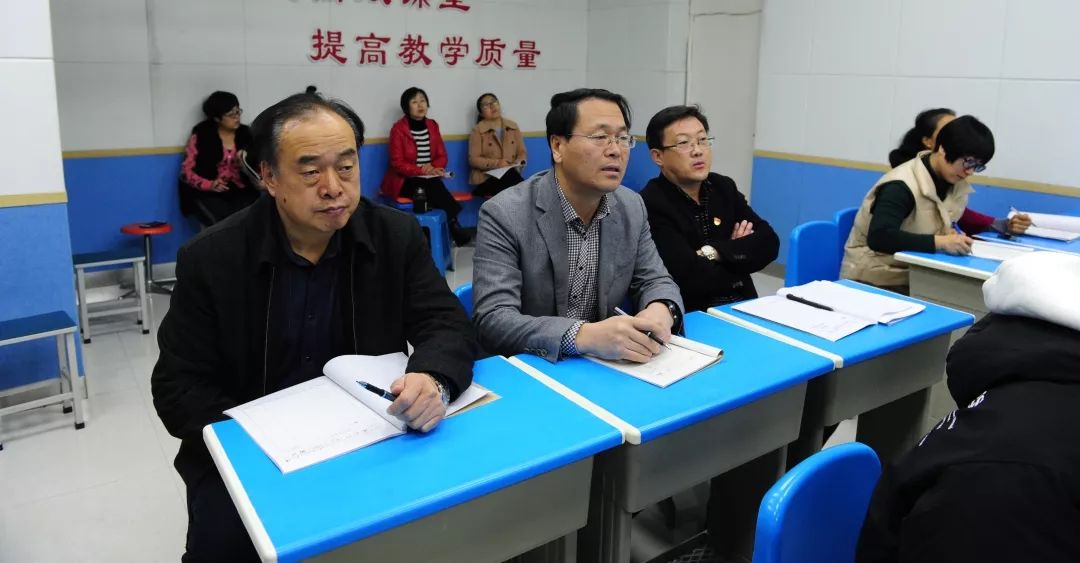 东风中学字斟句酌细推敲精准教学育新苗
