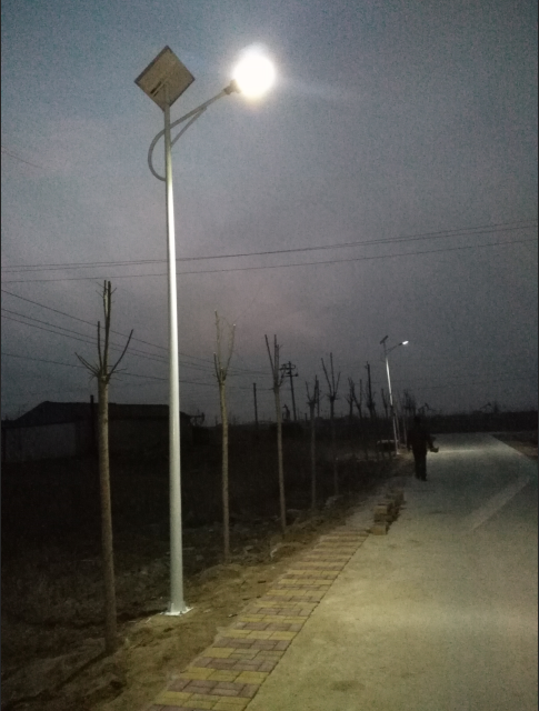 龙珠体育农村太阳能路灯成为新农村建设的“指路灯”(图2)