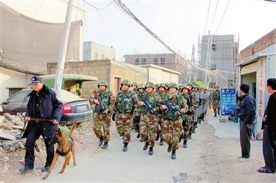 2013年12月29日的"雷霆扫毒"行动中,大批警力进驻陆丰博社村展开巡逻