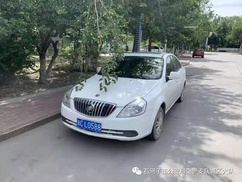 石河子交警曝光一大波违法停车,看看都是谁?_车牌