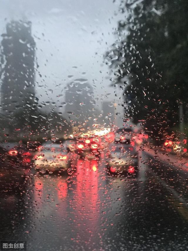 试着从车窗外捕捉高速动态画面,这么做好玩的地方就在于,看画面前你