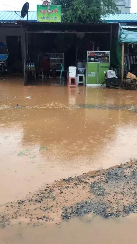 缅甸木姐吧 一下大雨就积水严重！缅甸边境木姐市被淹，大量商铺无法营业