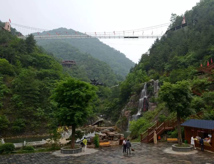 江山,一颗镶嵌在商州北乡的璀璨明珠,以其特有的区位优势,生态优势和