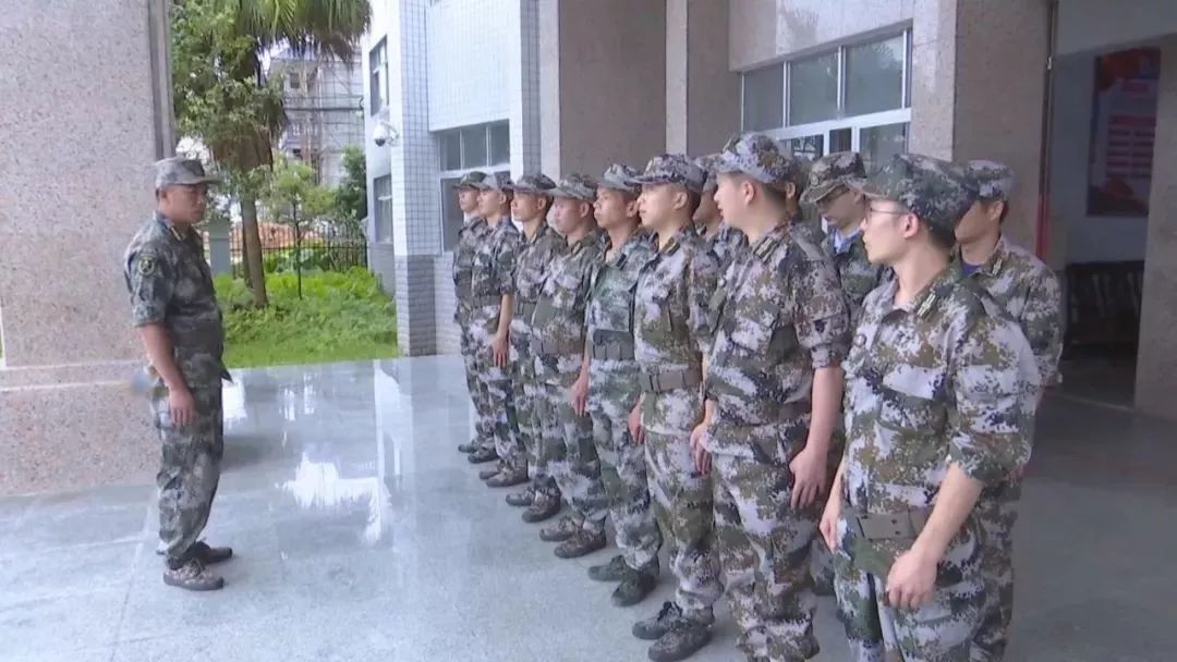 龙窝镇镇长 郑新波