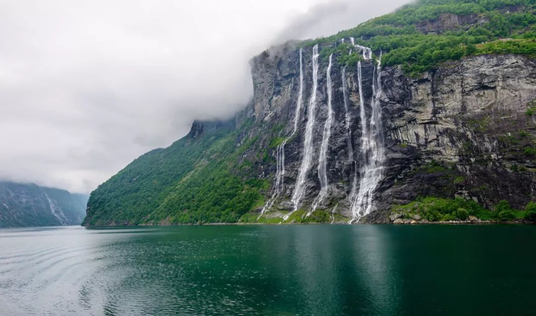 挪威的8大自然奇景_峡湾