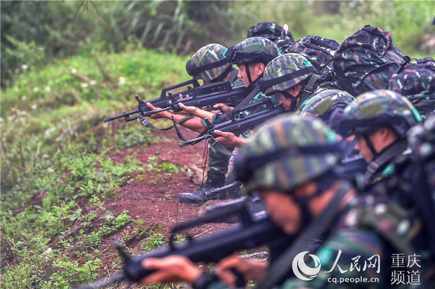 重庆武警:"魔鬼"训练砺练精兵