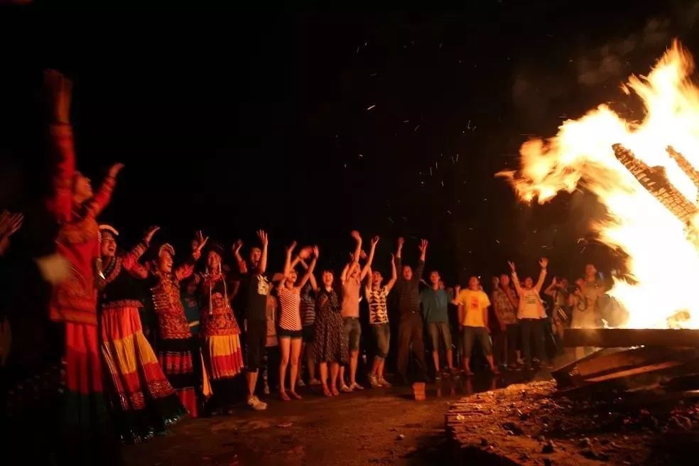 ����Ѷ������ֱ���Ϻ�7��14���׺����������飬��̲����ʿ�� ...