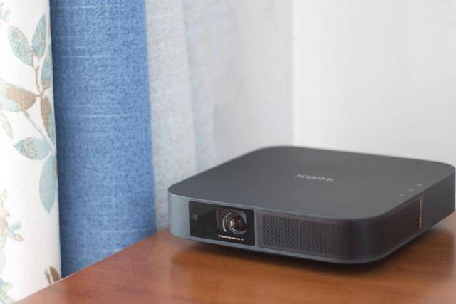 买对能省1000?极米Z6X全方位对比坚果J7S体