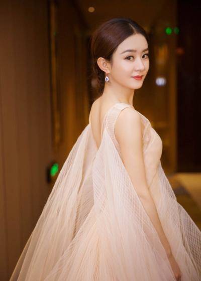 赵丽颖入围白玉兰奖,如果真的拿到视后,可能变成第二个迪丽热巴