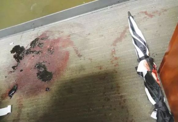 中国移民持枪闯入公司,两枪打爆自己老板的头