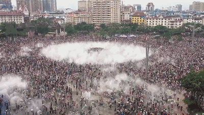 100张家庭泼水湿身趴门票免费送!暑假必须high起来!