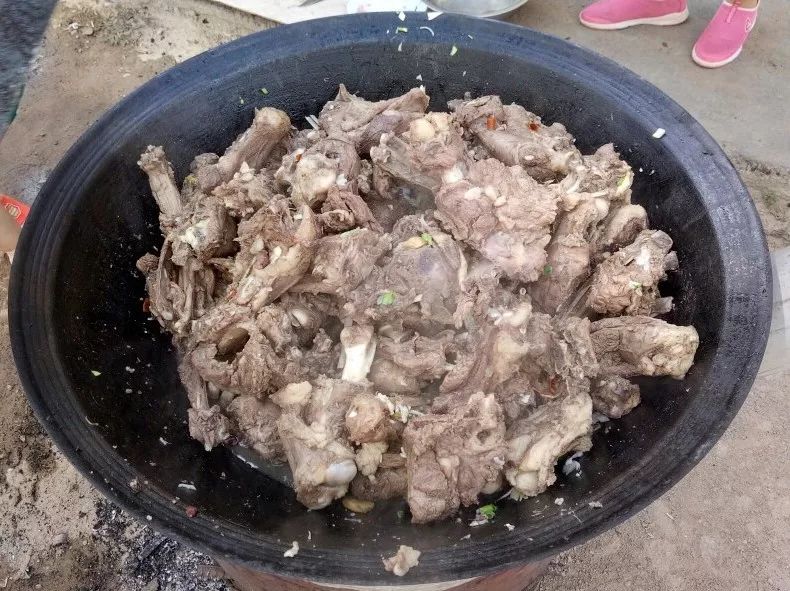 大锅炖羊肉