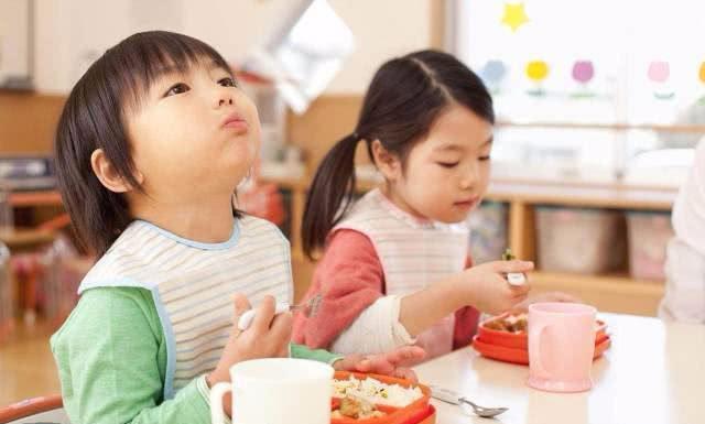                     夏天宝宝没有食欲怎么办？这篇文章给你答案