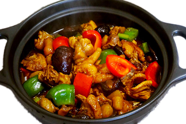 好吃的香菇土豆焖鸡块