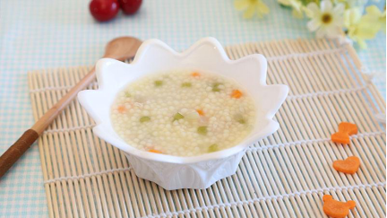 婴儿怎样加辅食 6867a0c9cf9946e5bbebe1997c435da0.png