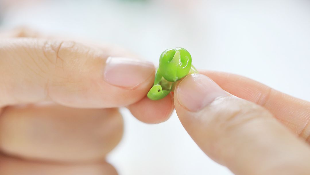                     原创            宝宝排便费力，好几天不排便？学会这1招，比开塞露有效！