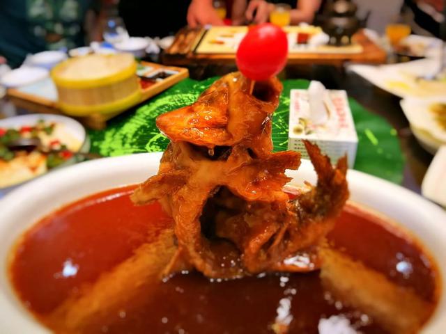 原创探在芙蓉街巷子里的正宗鲁菜,济南王府池子四号院